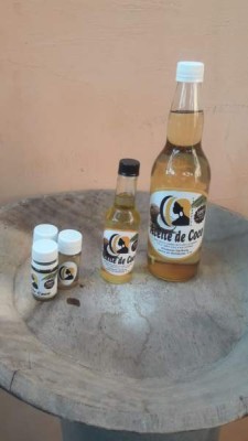 Aceite de coco “La Negrita”, a la venta en Rest. Colón y en San Pedro Sula llamando al 8874-6751.