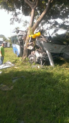 Accidente de microbús deja ocho heridos en el departamento de Yoro