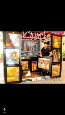 Sampedrano es retratista de turistas en Cancún, México