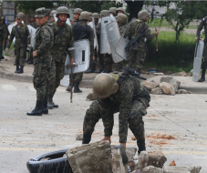 Estudiantes no reciben clases para ir protestar