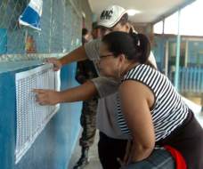 Fotos: Hondureños acuden a las urnas con esperanza y denuncias