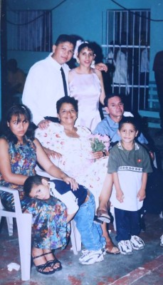 Sus manos han traído miles de vidas al mundo