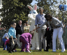 Famosos buscan huevos de Pascua con Obama
