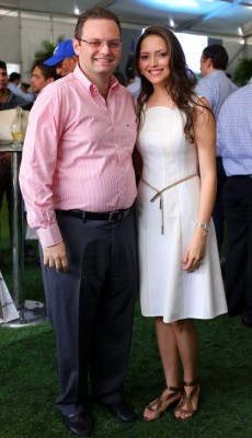 Histórico brindis por el proyecto Panorama