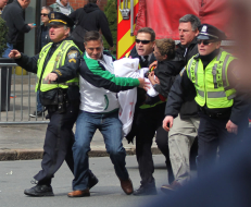 Policía y FBI niegan detención de sospechoso en Boston