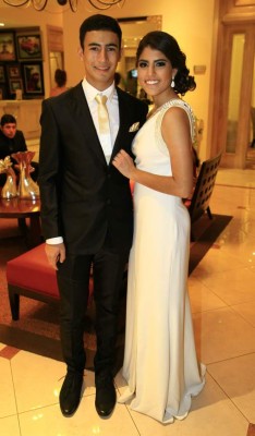 Amena velada juvenil por graduados de la New Horizon