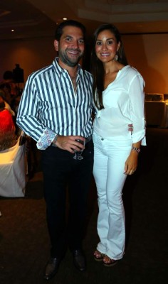 Napoleón Larach celebra su natalico