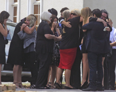 Oscar Pistorius niega entre lágrimas que quisiera matar a su novia