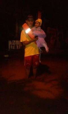 Calles inundadas y deslizamientos por lluvias en La Ceiba