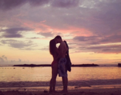 La sexy novia de Edward Snowden