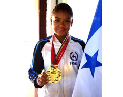 Luchadora Brenda Bailey ganó el oro 25 para Honduras