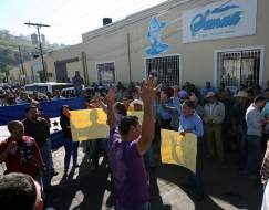 Sigue la ola de reclamos por pagos atrasados y aguinaldos