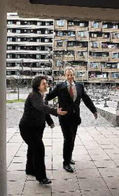 Gastos de peluquería en familia Blair causan lío