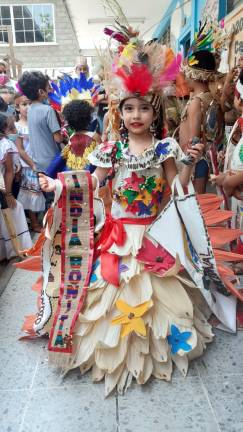Niños cautivan con sus trajes típicos en la celebración del Día del Indio  Lempira - Diario La Prensa
