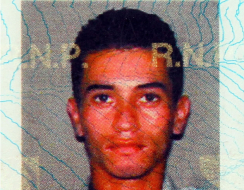 Cuando chineaba a su hijo matan a expolicía