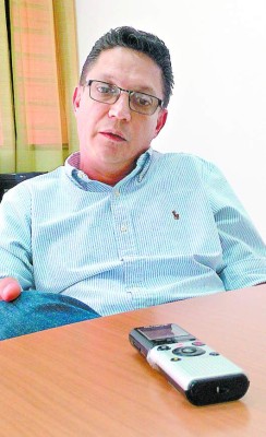 Gasolineros presionan por ley para regular combustibles