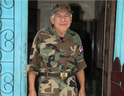 'Que me entierren con las botas y el uniforme”: veterano militar