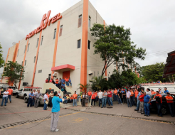 Lobo anuncia que anulará junta interventora de Hondutel