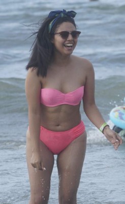 Abarrotadas playas de Puerto Cortés y Omoa