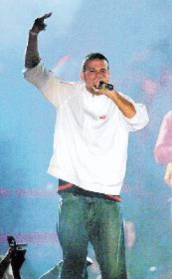 Un 'residente” conquista a Denise Quiñones