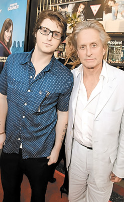 Los famosos que ponen en riesgo a sus hijos