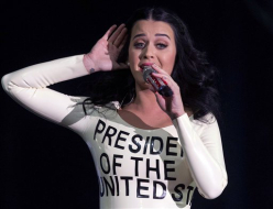Katy Perry se viste de papeleta por Obama (Fotos)