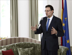 Piden dimisión de Rajoy por escándalo en España