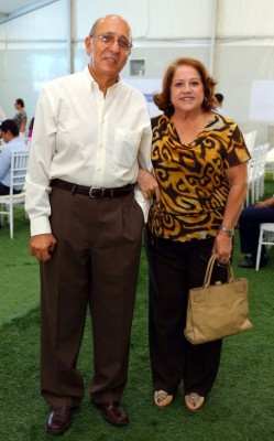 Histórico brindis por el proyecto Panorama