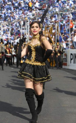 Bellezas que arrancaron suspiros en los desfiles patrios