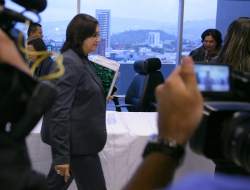 Honduras: Intervienen Salud, suspenden a ministra por 30 días