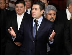 Juan Orlando Hernández manejará $34 millones de proyecto de electrificación