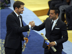 Casillas: 'El éxito del Barça pasa por las botas de Xavi'