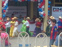 Fhis entrega remodelación de escuela en San Pedro Sula