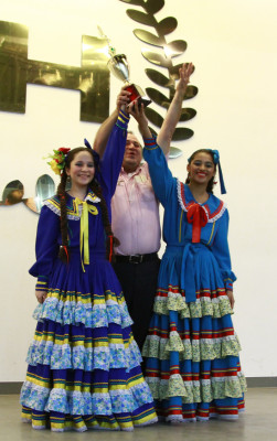 Alumnos de escuelas bilingües se lucen en Festival