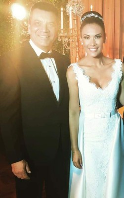 Elvin Santos contrae matrimonio con Marcela Montaño