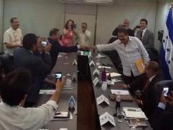 Romeo Vásquez retó a Zelaya a un debate público