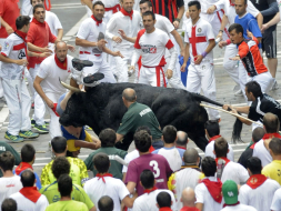 Critican trato 'vejatorio' a mujeres en San Fermín