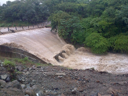 Vecinos de partes bajas de San Pedro Sula claman por ayuda