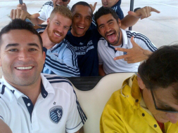 Olimpia va por el liderato contra Kansas