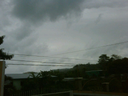 Fuerte lluvia cae sobre toda la zona norte y oriente de Honduras