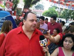 Precandidatos acuden a urnas y llaman a hondureños a votar