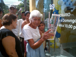 Miles de hondureños celebran el Día del Pollo
