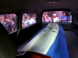 Como un héroe dan último adiós al fiscal Orlan Chávez