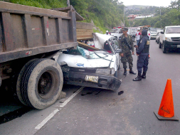 Encuentran restos humanos dentro de cinco bolsas