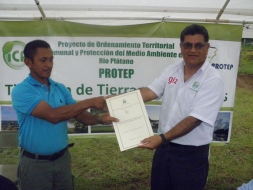 Pech de la Biosfera reciben escrituras