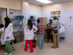 Ni jeringas hay en el hospital Rivas para atender a pacientes