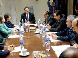 Embajadora de Estados Unidos se reúne con abogados de Honduras