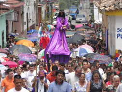 'Los hondureños viven en permanente Viernes Santo”