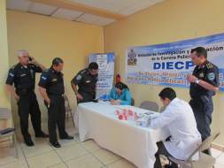 Seguridad implementa controles en la Policía