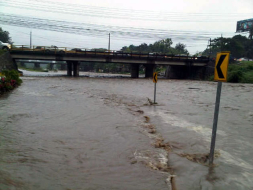 Por lluvias algunas escuelas se quedan sin clases en San Pedro Sula